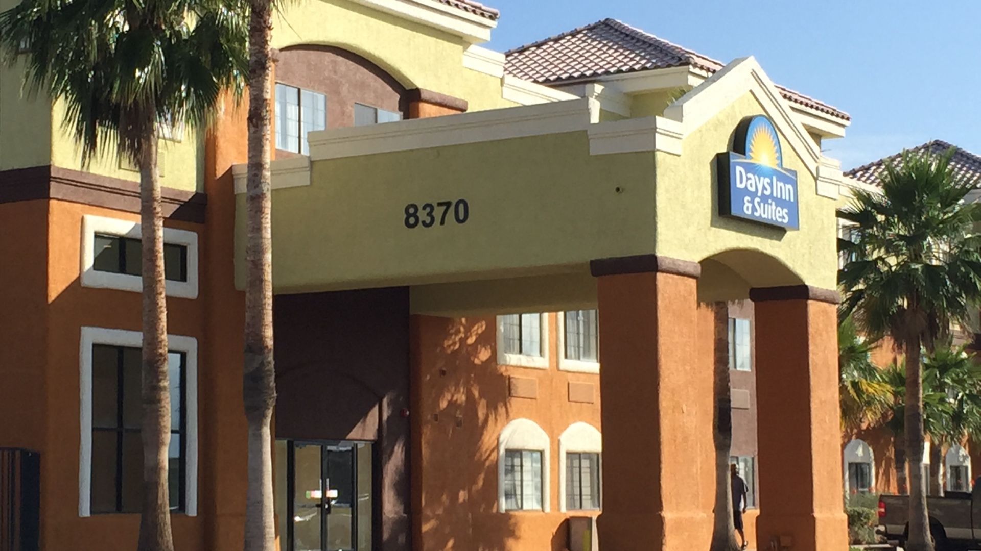 Days Inn & Suites